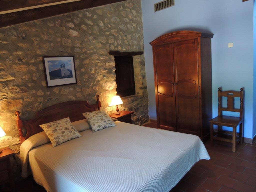 Hostal De La Rovira Ош Экстерьер фото