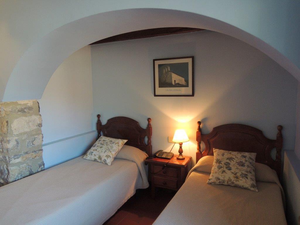 Hostal De La Rovira Ош Экстерьер фото