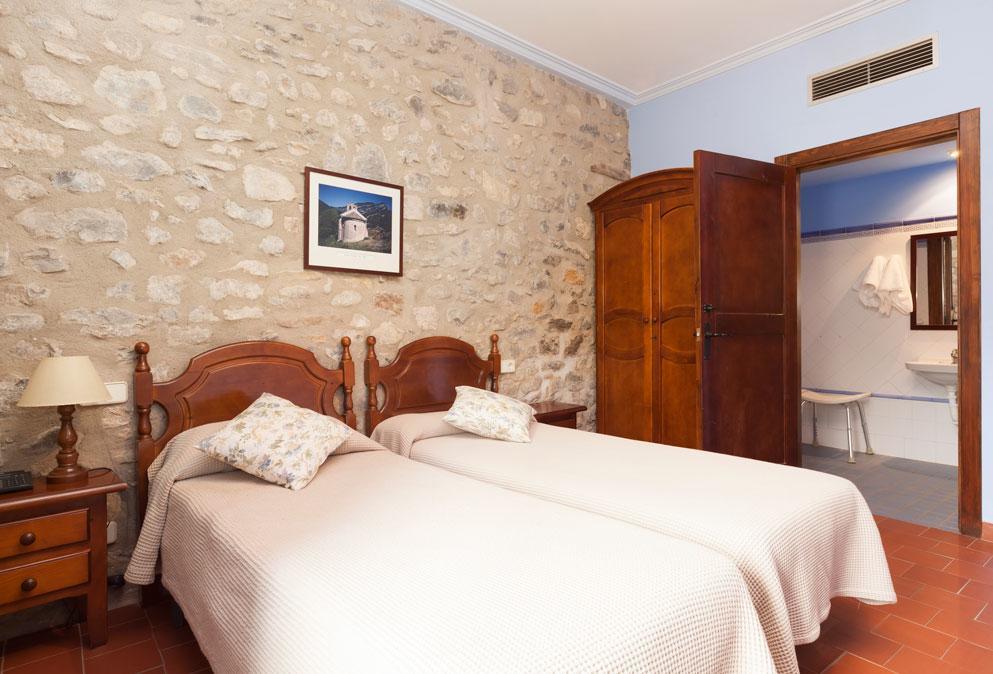 Hostal De La Rovira Ош Экстерьер фото