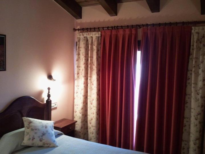 Hostal De La Rovira Ош Номер фото