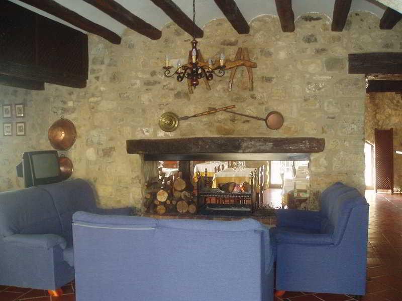 Hostal De La Rovira Ош Экстерьер фото
