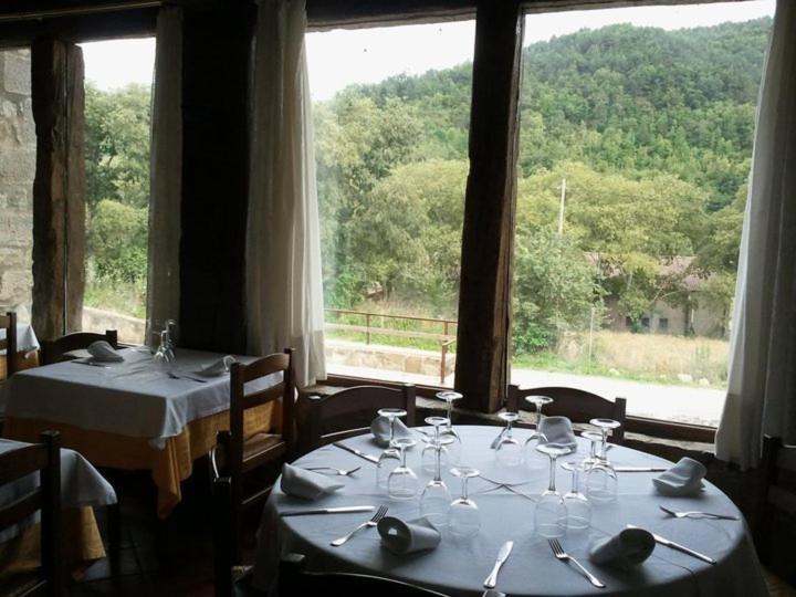 Hostal De La Rovira Ош Экстерьер фото